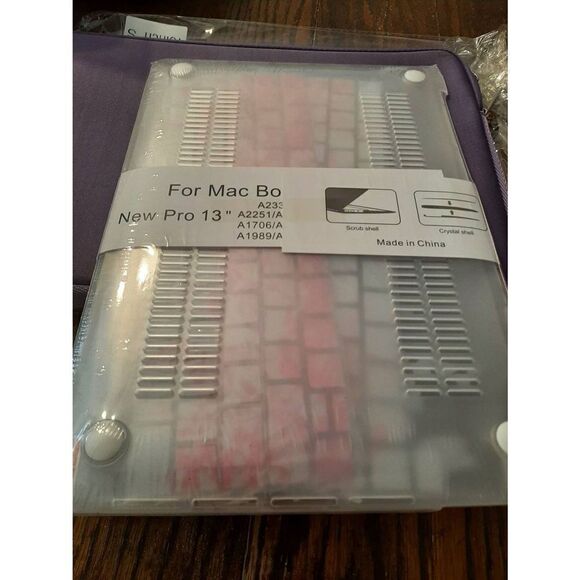 New Wocadi 5-in-1 Purple Floral MacBook Pro 13" Sleeve and Protection Kit - Picture 3 of 6